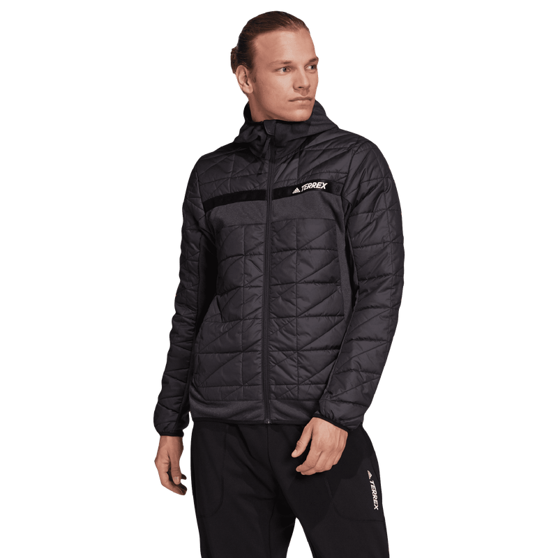 Adidas chaqueta deportiva de color negro y con línea