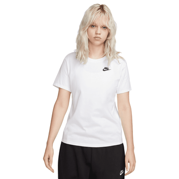 Playera Nike Casual Club Essentials Mujer