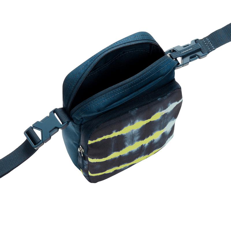 1127974526-3.png