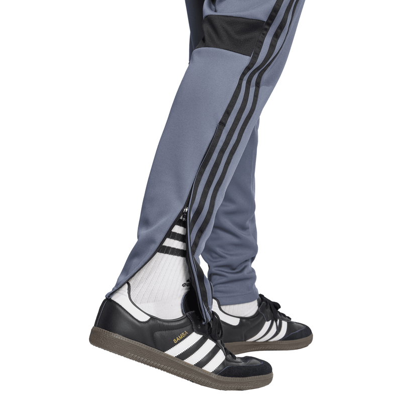 1127977616-4.png