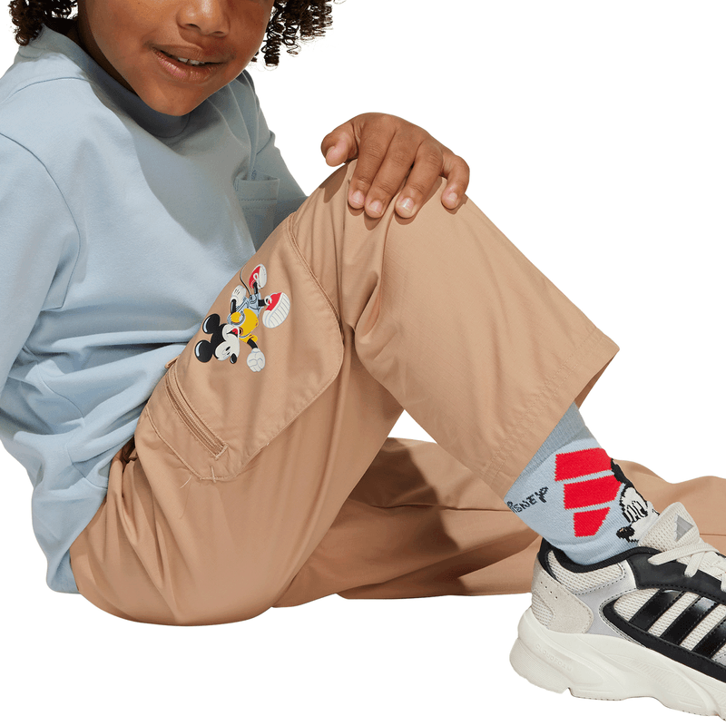1127977635-4.png